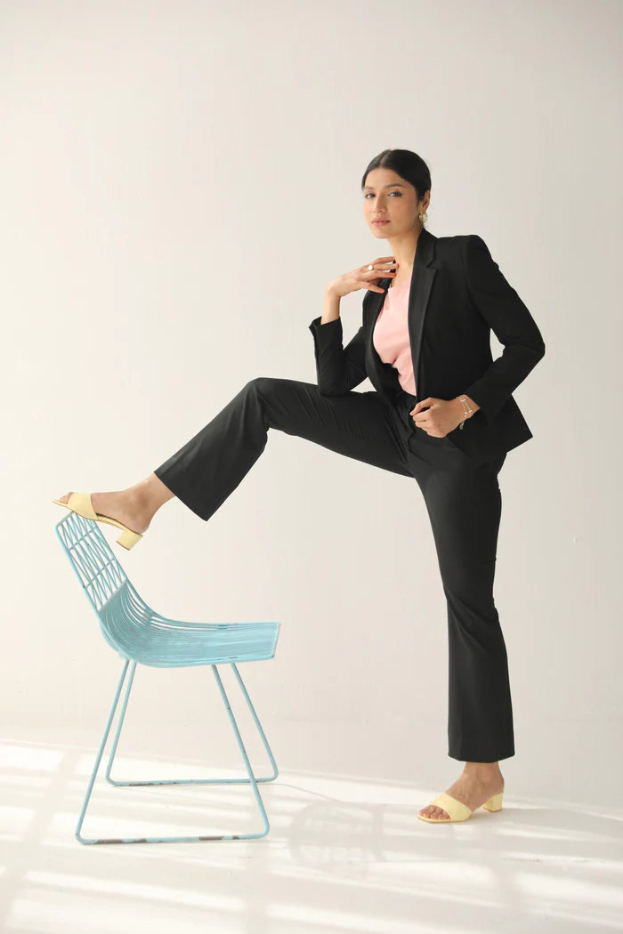 Black pant for woman