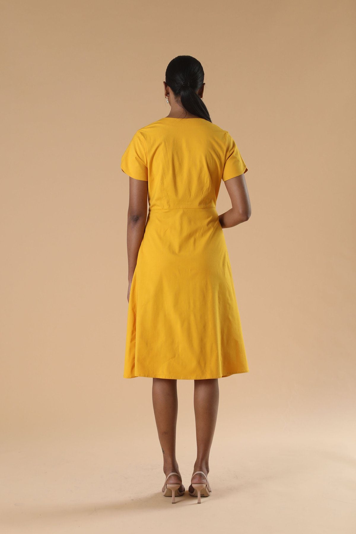 Midi dress by Qua
