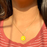 Y2K Charm Pendant Gold Necklace - Daisy - Yellow